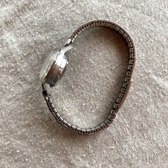 Mid Century Bulova Watch - Picture 6 of 8